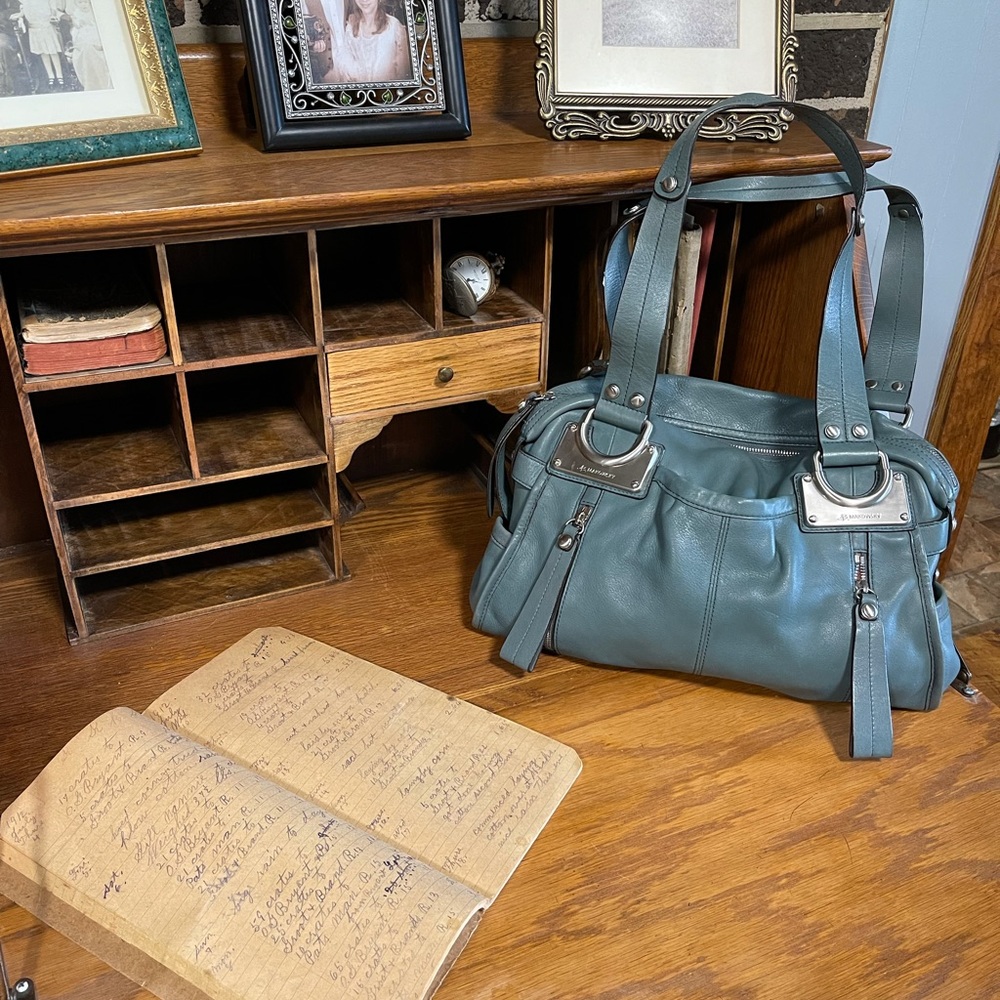 B Makowsky leather purse, dusky teal
